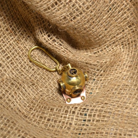 Keychain Of a diver helmet