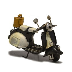Ασπρόμαυρο Scooter βέσπα